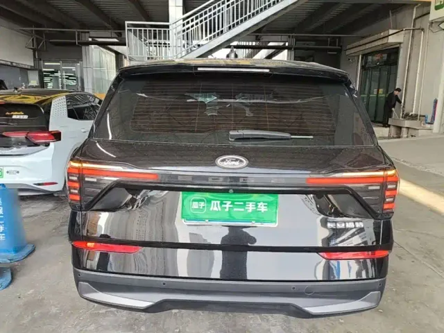 Ford Edge — Фото автомобиля 5