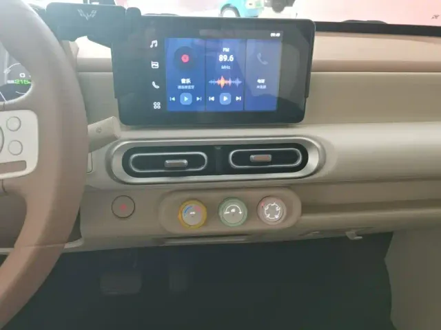 Wuling Hongguang Mini EV — Фото автомобиля 12