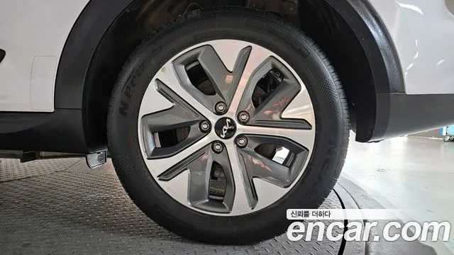 Kia Niro Niro Plus Air — Фото автомобиля 21