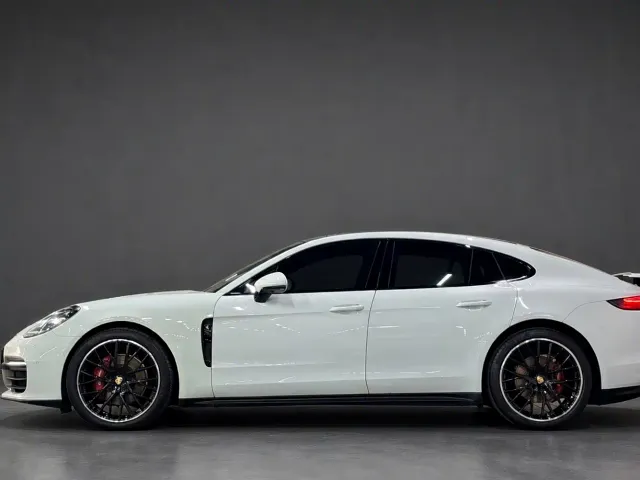 Porsche Panamera — Фото автомобиля 3