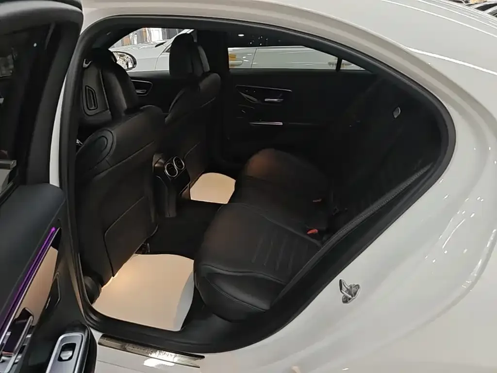 Mercedes-Benz Mercedes-Benz C-Class 2023 Facelift C 200 L Sport Edition — Фото автомобиля 16