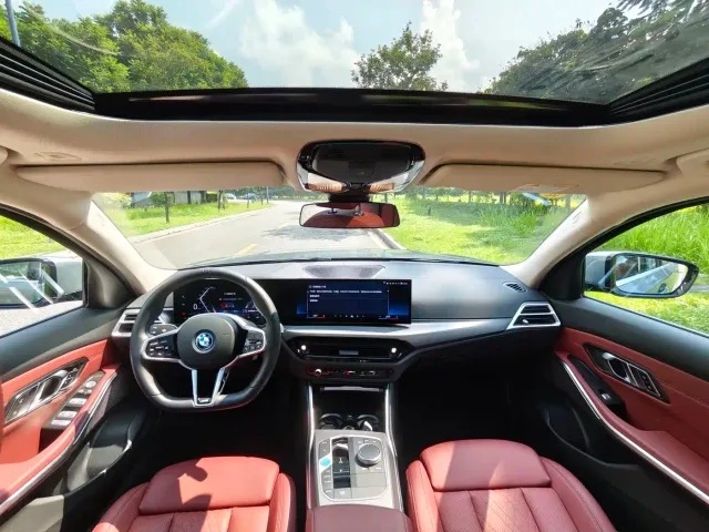 BMW BMW i3 2025 eDrive 35 L — Фото автомобиля 11