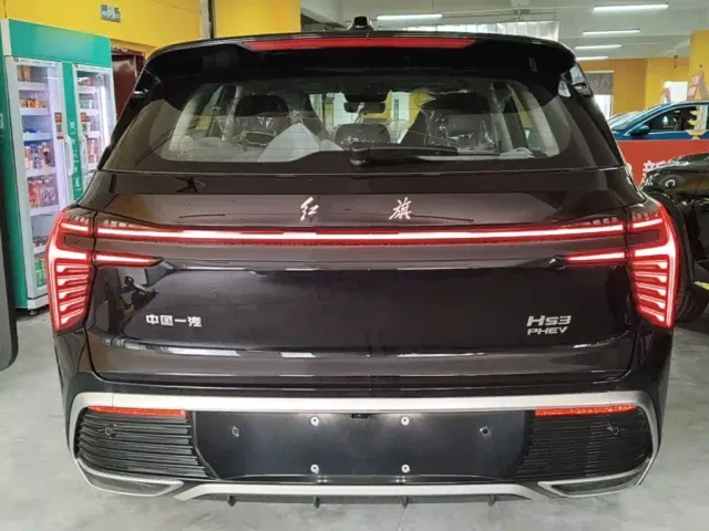 Hongqi HS3 PHEV — Фото автомобиля 5