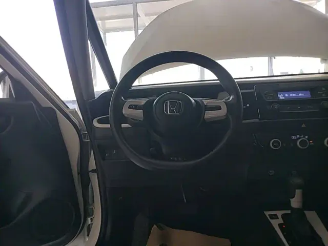 Honda Fit — Фото автомобиля 10