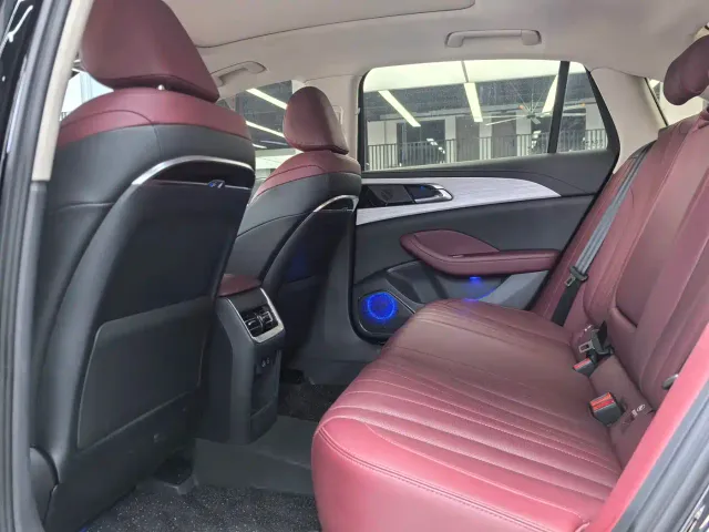 Hongqi H5 — Фото автомобиля 8