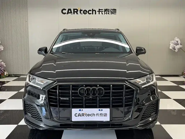 Audi Q7 — Фото автомобиля 3