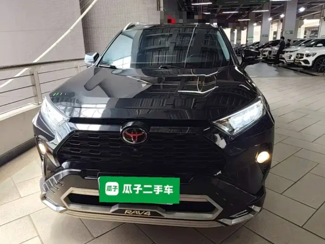 Toyota RAV4 — Фото автомобиля 2