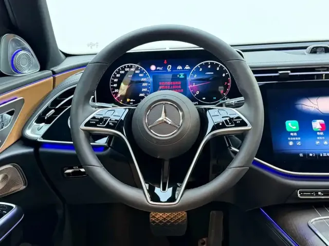 Mercedes-Benz E-Class — Фото автомобиля 18
