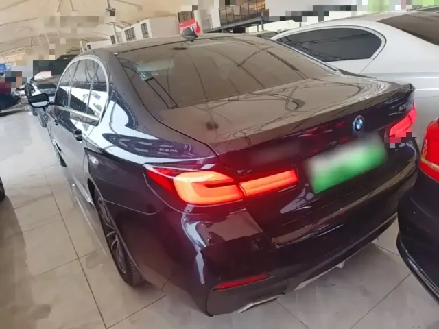 BMW 5 Series — Фото автомобиля 21