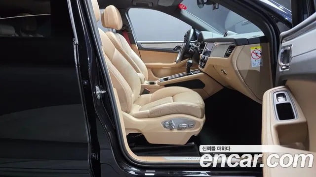 Porsche Macan — Фото автомобиля 26