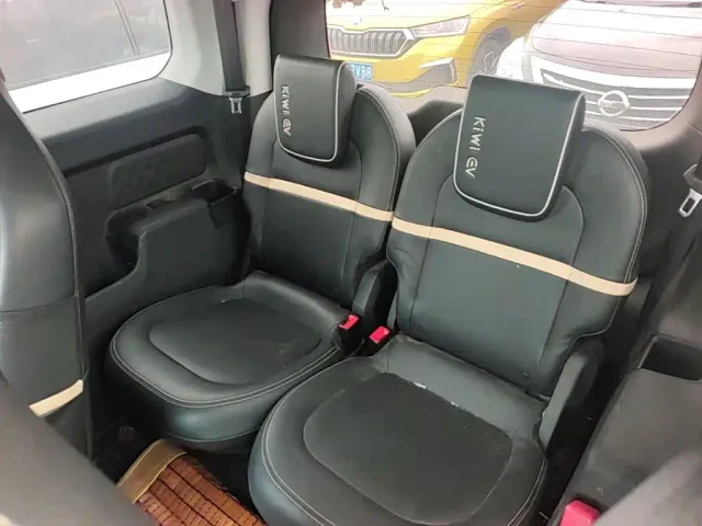 Baojun Baojun KiWi EV 2021 Artist NMC — Фото автомобиля 16