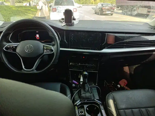 Volkswagen Passat — Фото автомобиля 10