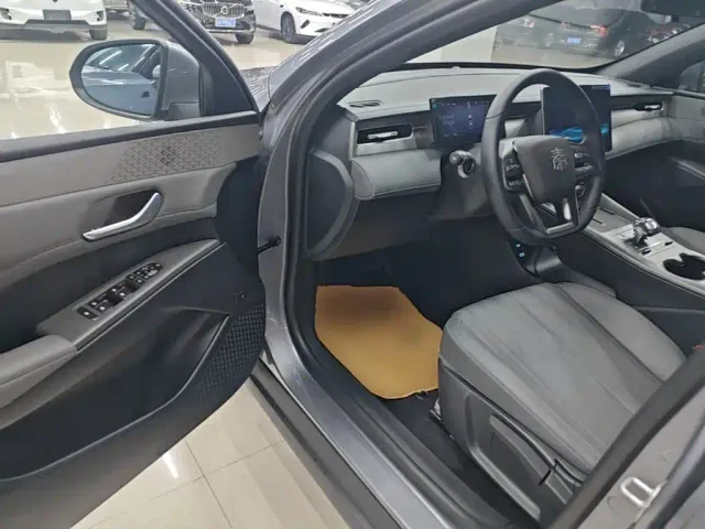 BYD Qin PLUS — Фото автомобиля 15