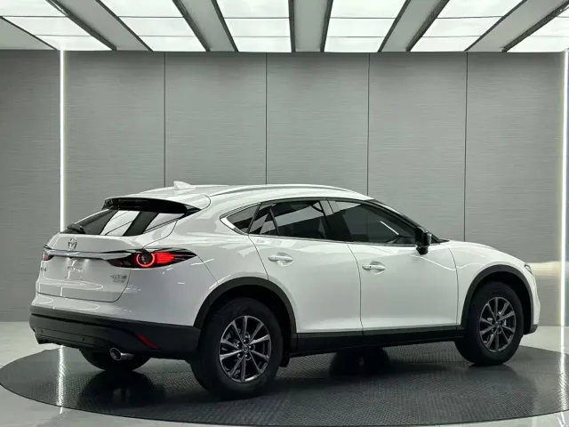 Mazda CX-4 — Фото автомобиля 5
