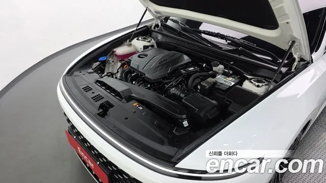 Hyundai Grandeur Grandeur (GN7) 2.5 Бензин 2WD — Фото автомобиля 6