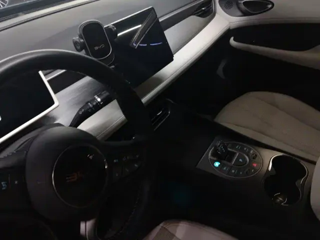 BYD Seal 05 DM-i — Фото автомобиля 13
