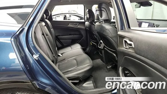Kia Sportage Sportage 5-е поколение Бензин 1.6 Turbo 4WD — Фото автомобиля 12