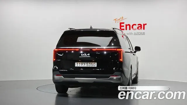Kia Carnival — Фото автомобиля 4