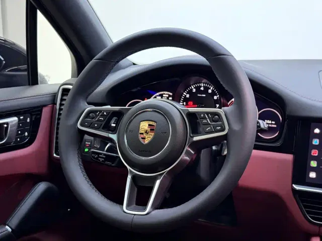 Porsche Cayenne — Фото автомобиля 14