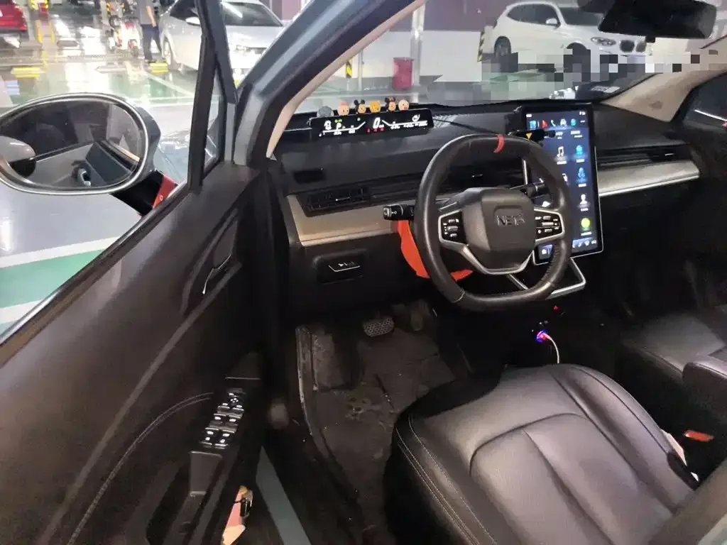 Nezha Auto Nezha V 2021 Long Range Industry Custom Edition — Фото автомобиля 12
