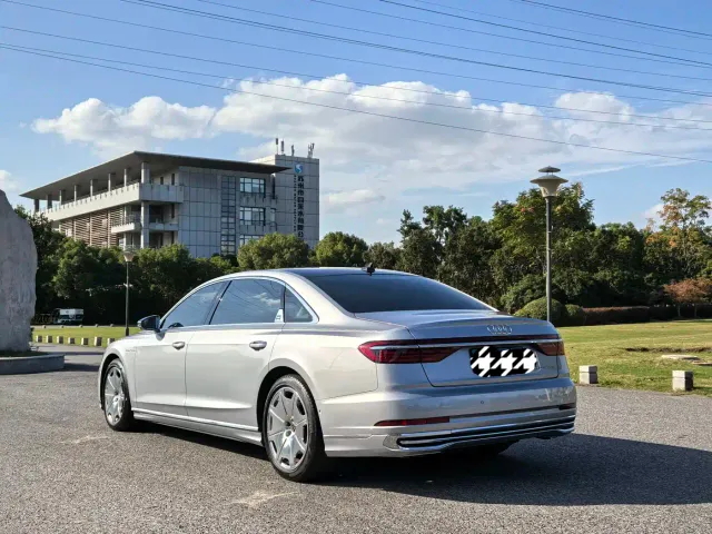 Audi A8 — Фото автомобиля 20