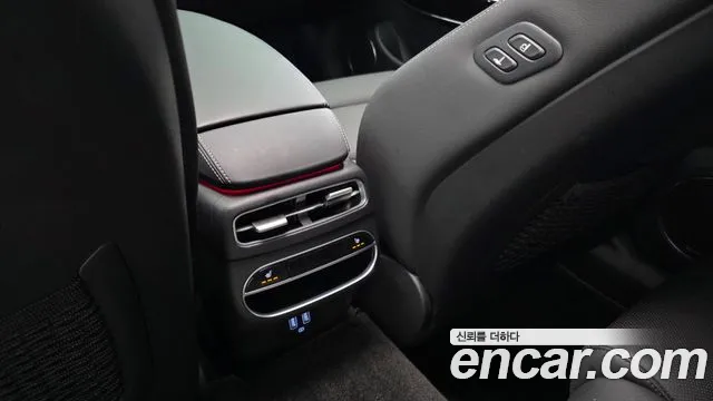 Genesis GV70 — Фото автомобиля 17