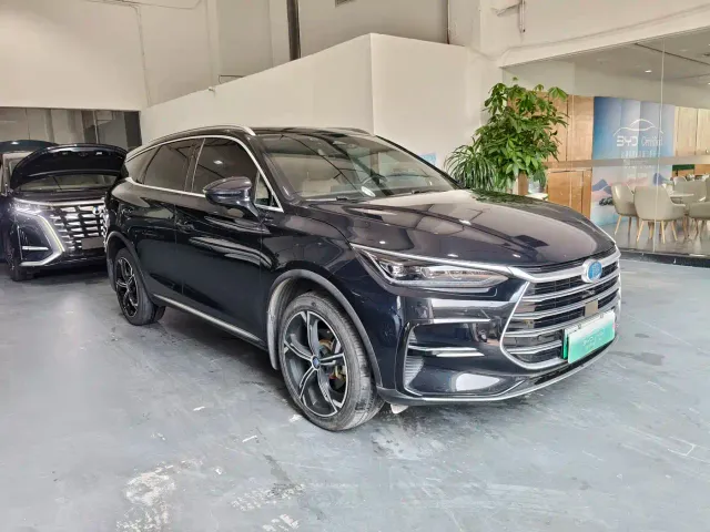 BYD Tang — Фото автомобиля 7