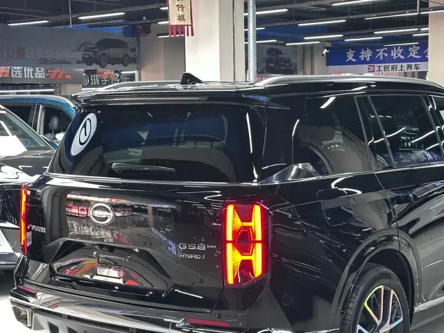 GAC Trumpchi GS8 — Фото автомобиля 9