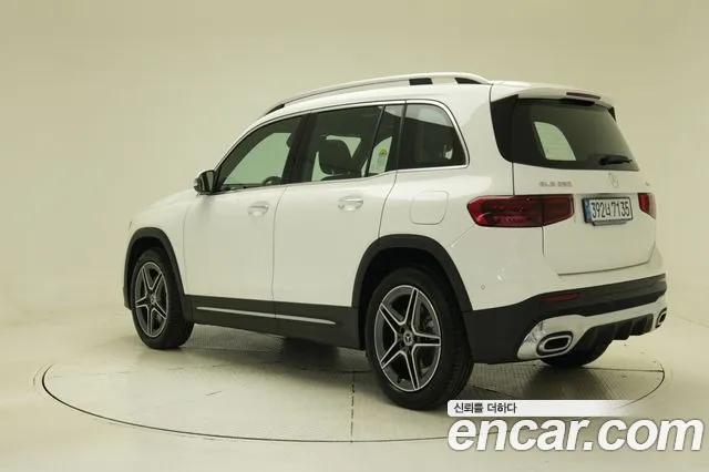 Mercedes-Benz GLB-Class — Фото автомобиля 2