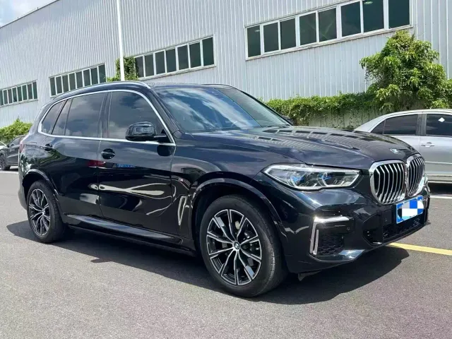 Фотография автомобиля — BMW X5