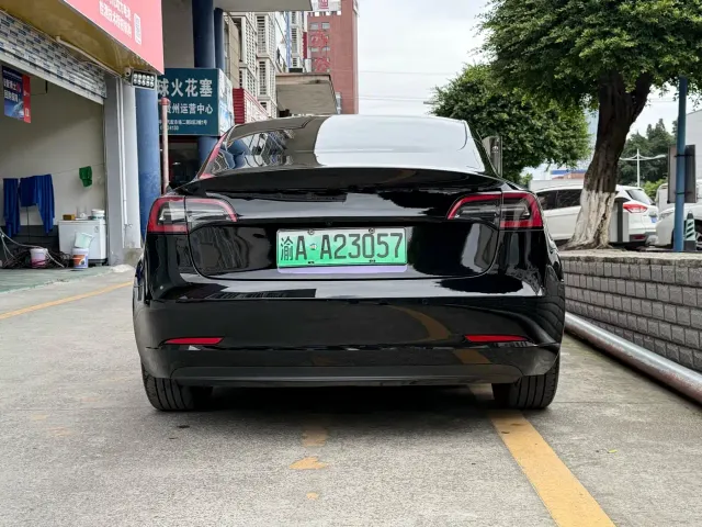 Tesla Model 3 — Фото автомобиля 7