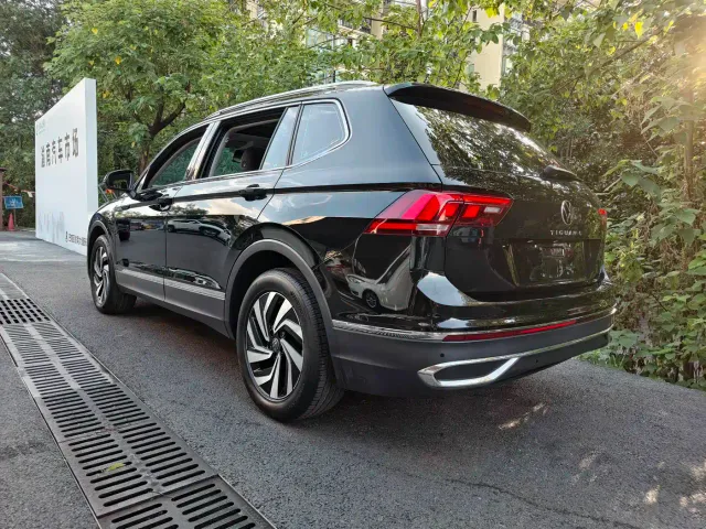 Volkswagen Tiguan L — Фото автомобиля 6