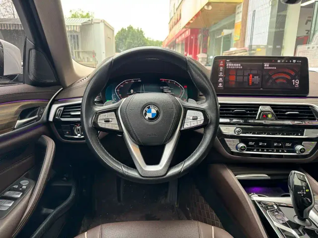 BMW 5 Series — Фото автомобиля 7