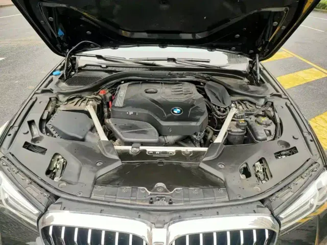 BMW 5 Series — Фото автомобиля 3