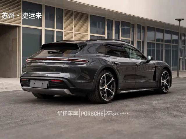 Porsche Taycan — Фото автомобиля 7