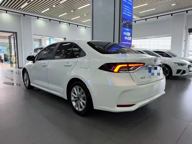 Toyota Corolla — Фото автомобиля 4