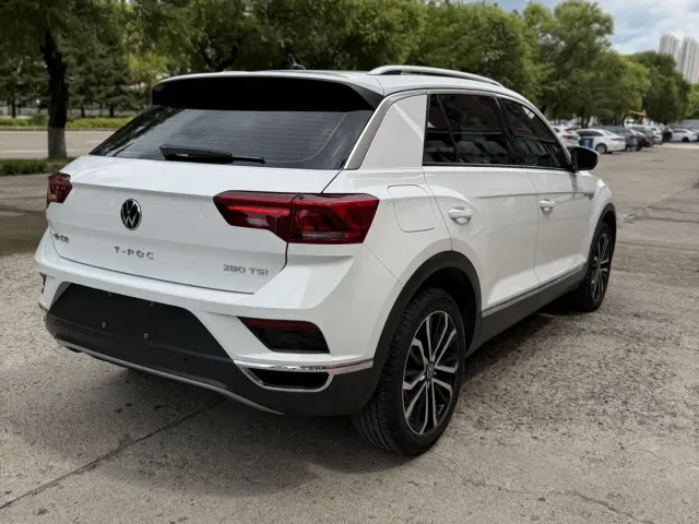 Volkswagen T-Roc — Фото автомобиля 6