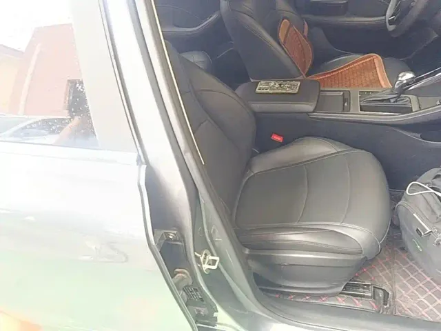Roewe i5 — Фото автомобиля 24