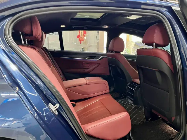 BMW 5 Series — Фото автомобиля 18