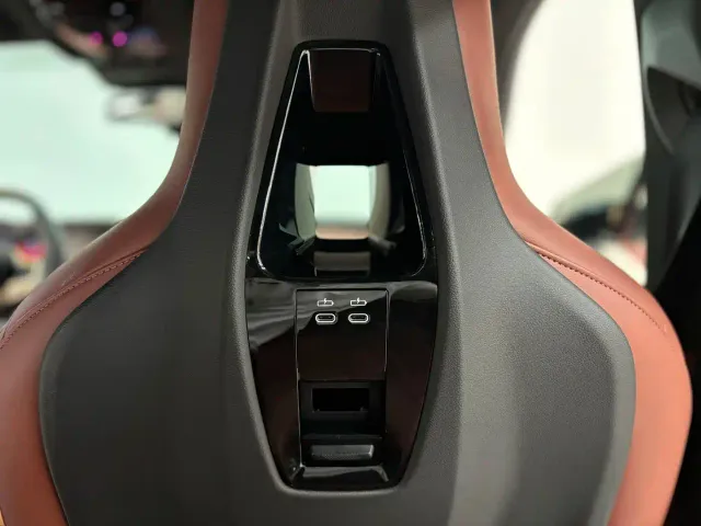 BMW iX M60 — Фото автомобиля 14