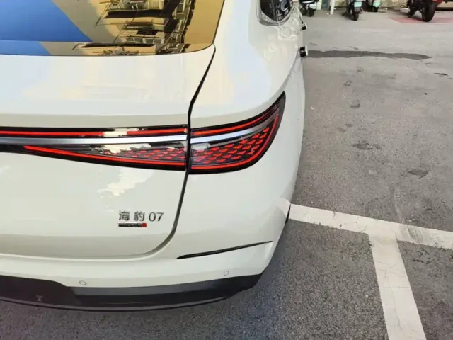 BYD Seal 07 DM-i — Фото автомобиля 7