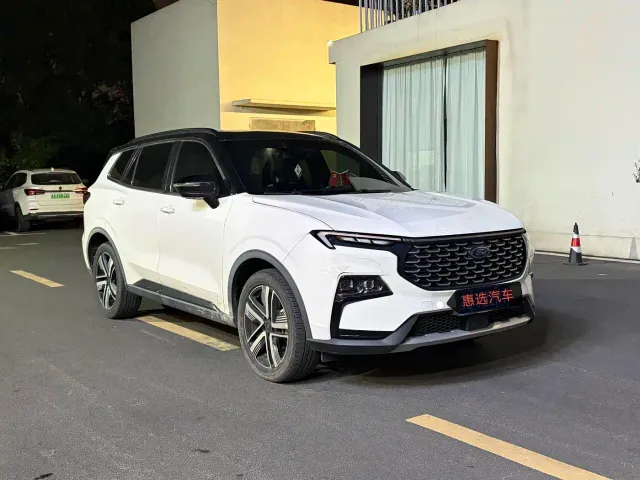 Ford Lingrui — Фото автомобиля 3