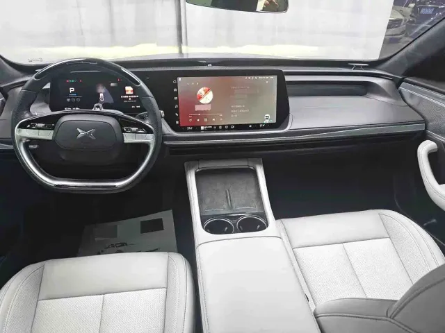 Xpeng P7 — Фото автомобиля 10