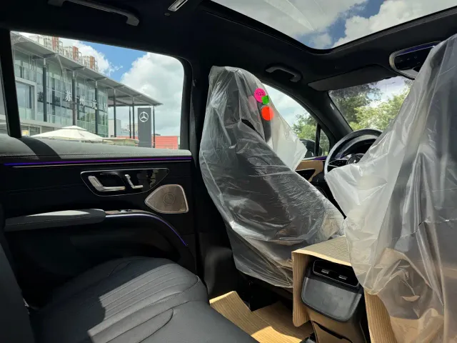 Mercedes-Benz EQS SUV — Фото автомобиля 13