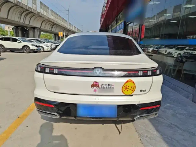 Changan Eado — Фото автомобиля 5