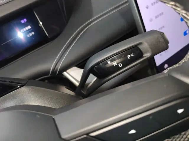 Xiaomi SU7 — Фото автомобиля 13