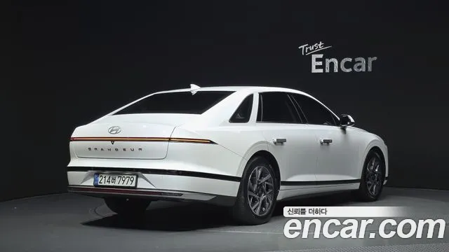 Hyundai Grandeur GN7 — Фото автомобиля 2