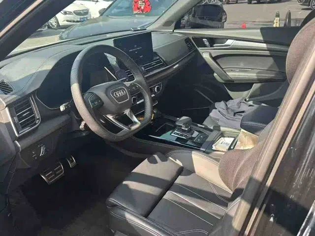 Audi Q5L — Фото автомобиля 2