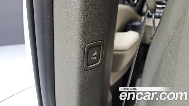 Kia Carnival 4th Gen — Фото автомобиля 30