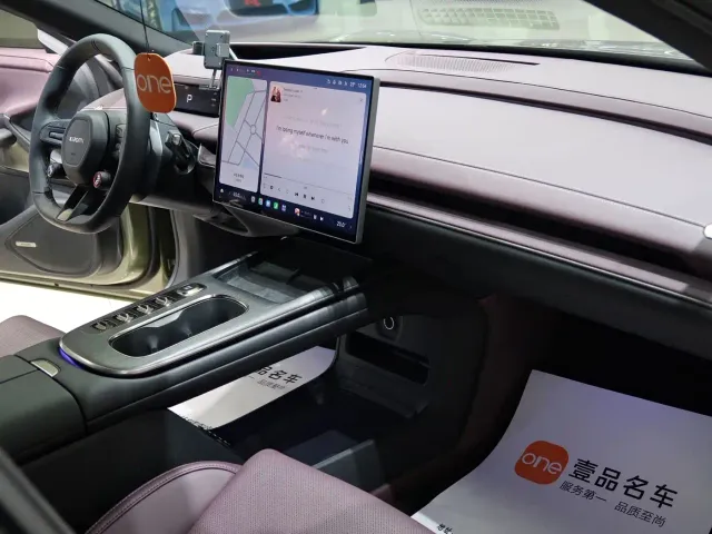 Xiaomi SU7 — Фото автомобиля 11